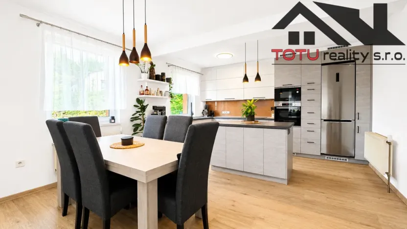 Prodej rodinného domu, Trutnov, 240 m2