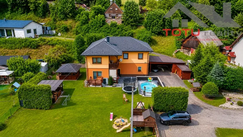 Prodej rodinného domu, Trutnov, 240 m2