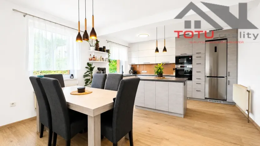 Prodej rodinného domu, Trutnov, 240 m2