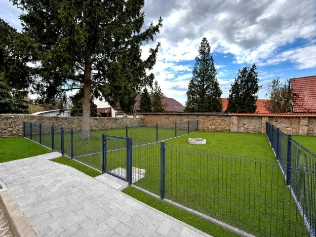 Prodej bytu 5+kk, Praha - Holyně, náměstí Pod lípou, 150 m2