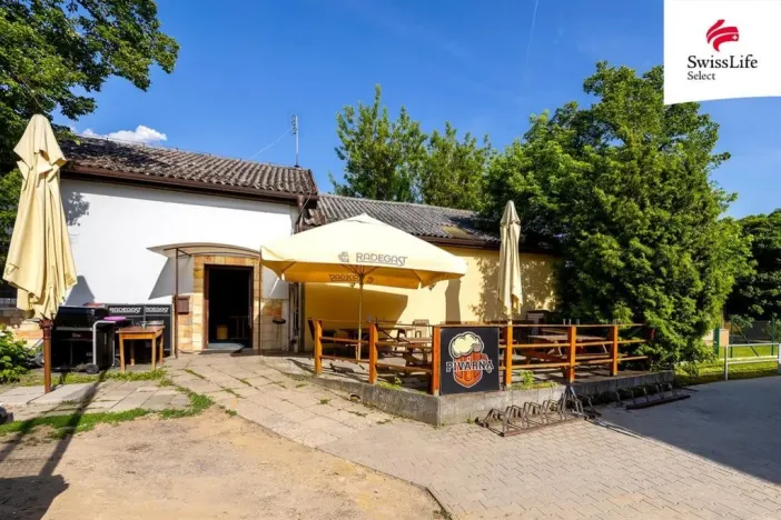 Prodej komerční nemovitosti, Holice, Holubova, 253 m2