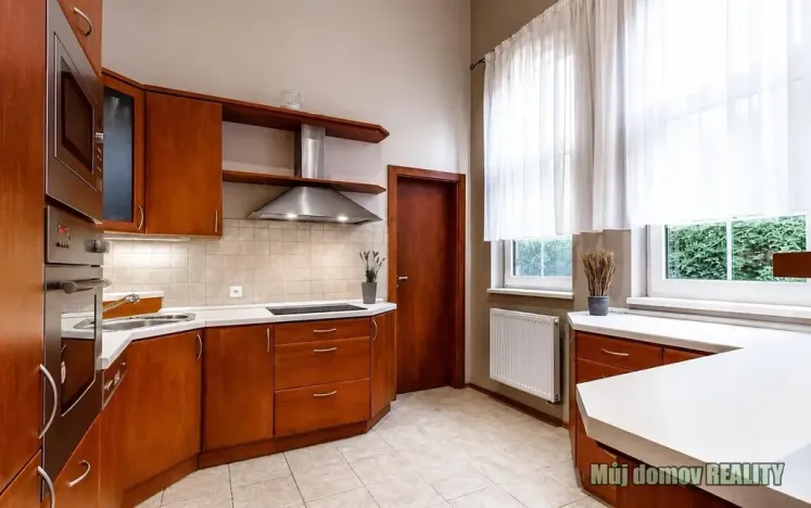 Pronájem vícegeneračního domu, Praha - Písnice, Putimská, 13000 m2