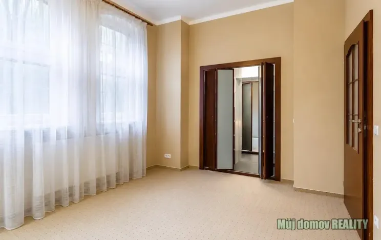 Pronájem vícegeneračního domu, Praha - Písnice, Putimská, 13000 m2