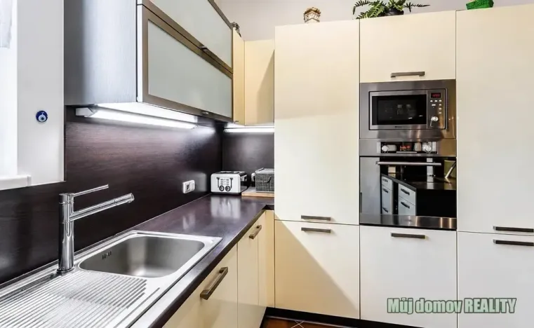 Pronájem vícegeneračního domu, Praha - Písnice, Putimská, 13000 m2