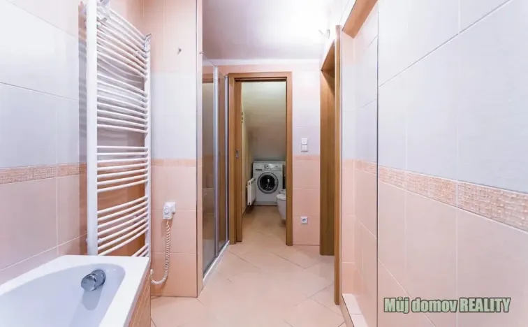 Pronájem vícegeneračního domu, Praha - Písnice, Putimská, 13000 m2