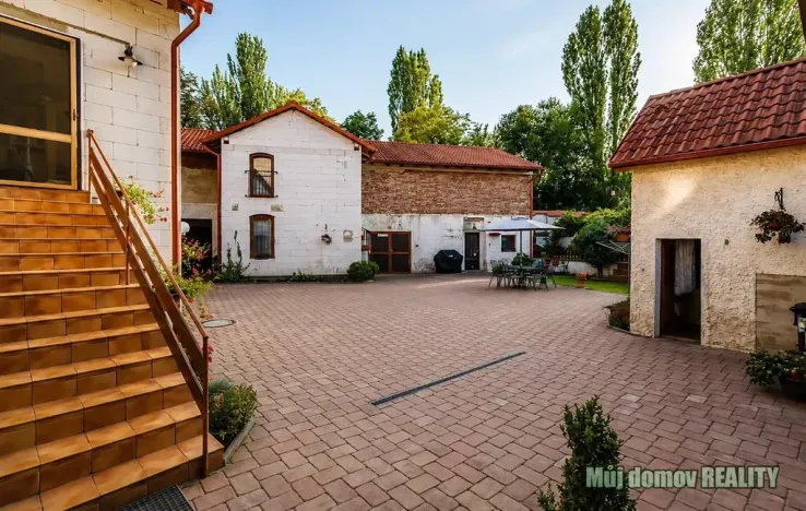 Pronájem vícegeneračního domu, Praha - Písnice, Putimská, 13000 m2