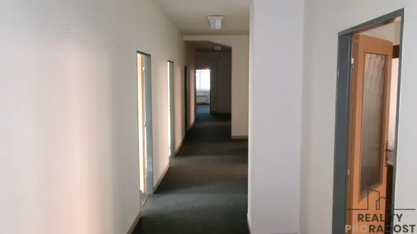 Pronájem kanceláře, Brno - Zábrdovice, 630 m2