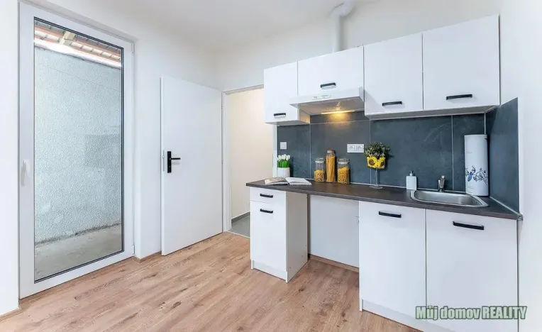 Pronájem bytu 1+kk, Praha - Břevnov, Na břevnovské pláni, 22 m2