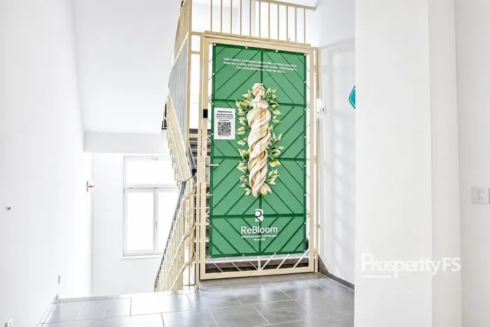 Pronájem komerční, Kladno, náměstí Svobody, 12 m2