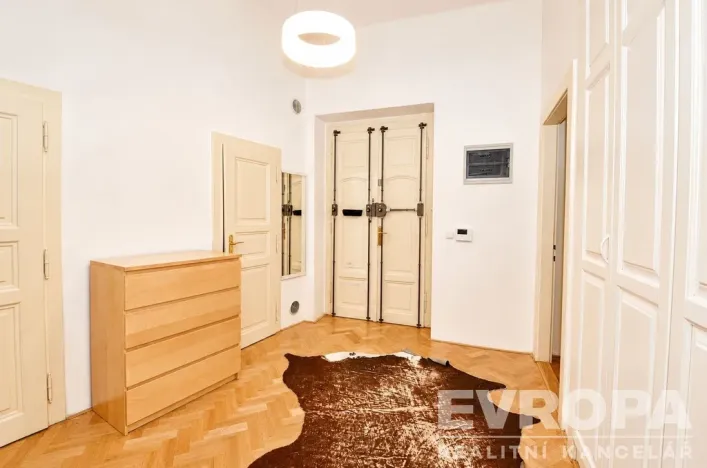 Pronájem bytu 3+1, Praha - Nové Město, Pštrossova, 94 m2