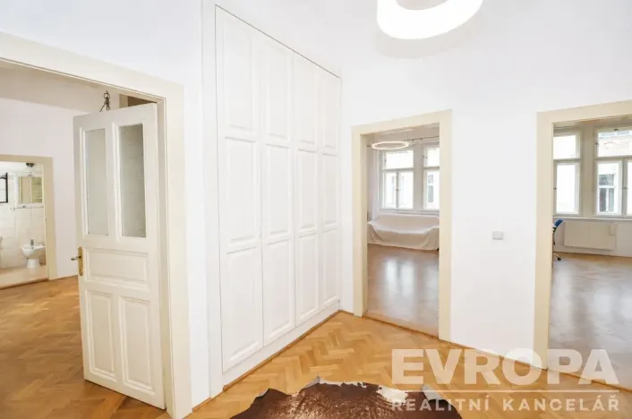 Pronájem bytu 3+1, Praha - Nové Město, Pštrossova, 94 m2