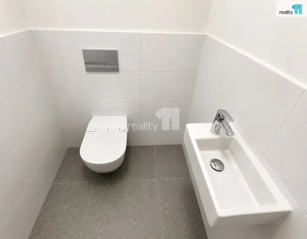 Prodej bytu 2+kk, Praha, Kolmanova, 51 m2