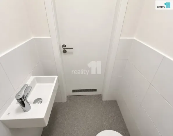 Prodej bytu 2+kk, Praha, Kolmanova, 51 m2