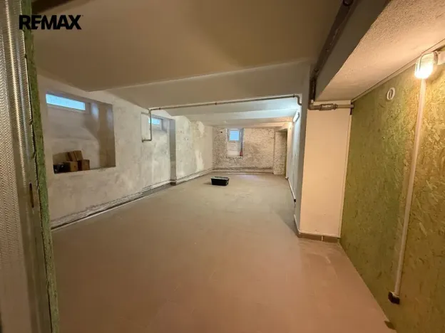 Prodej obchodního prostoru, Karlovy Vary, Moravská, 71 m2