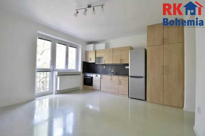 Pronájem bytu 1+kk, Praha - Vršovice, Jakutská, 28 m2