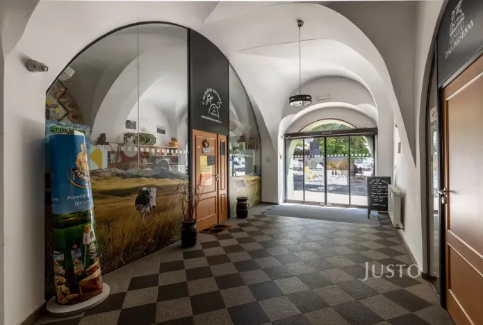 Pronájem obchodního prostoru, Uherské Hradiště, Masarykovo náměstí, 41 m2