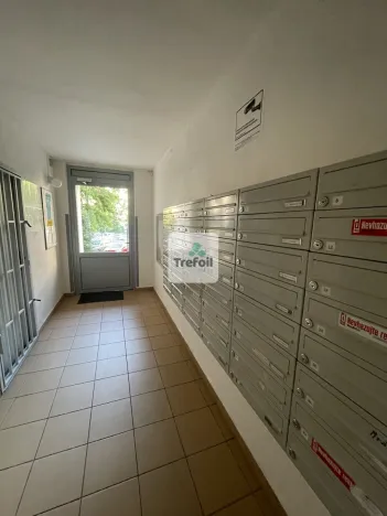 Prodej bytu 2+kk, Praha, Bazovského, 45 m2