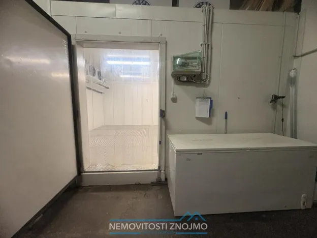 Pronájem skladu, Znojmo, Dobšická, 100 m2