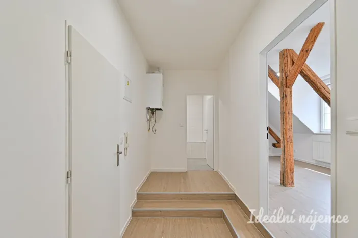 Pronájem bytu 1+1, Brno, Slovinská, 45 m2