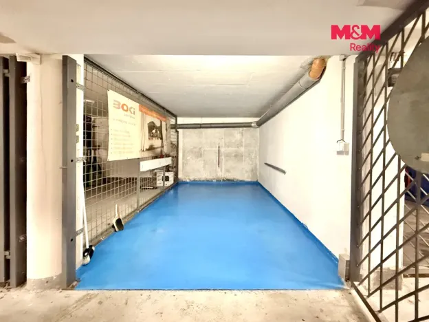 Prodej garážového stání, Hradec Králové, Na Občinách, 17 m2