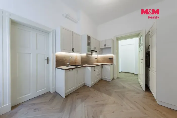 Pronájem bytu 2+1, Karlovy Vary, Na Vyhlídce, 83 m2