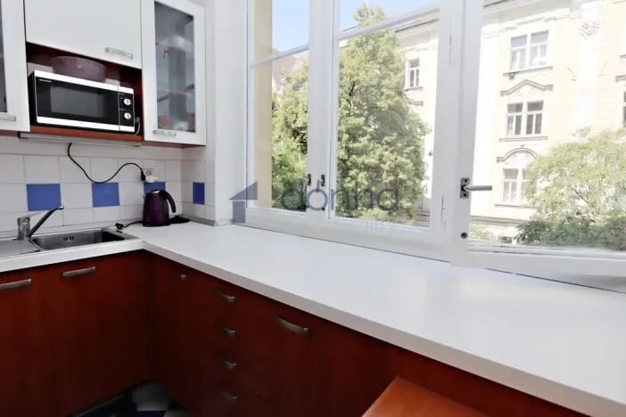Pronájem bytu 2+kk, Praha, Šmilovského, 54 m2
