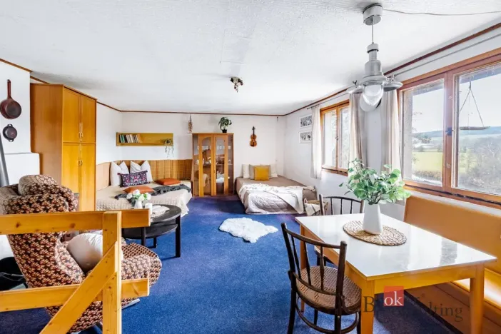 Prodej chaty, Týn nad Vltavou - Hněvkovice na levém břehu Vltavy, 80 m2