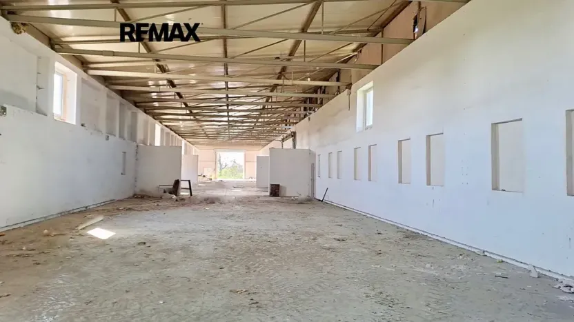 Pronájem skladu, Dolní Chvatliny, 3690 m2