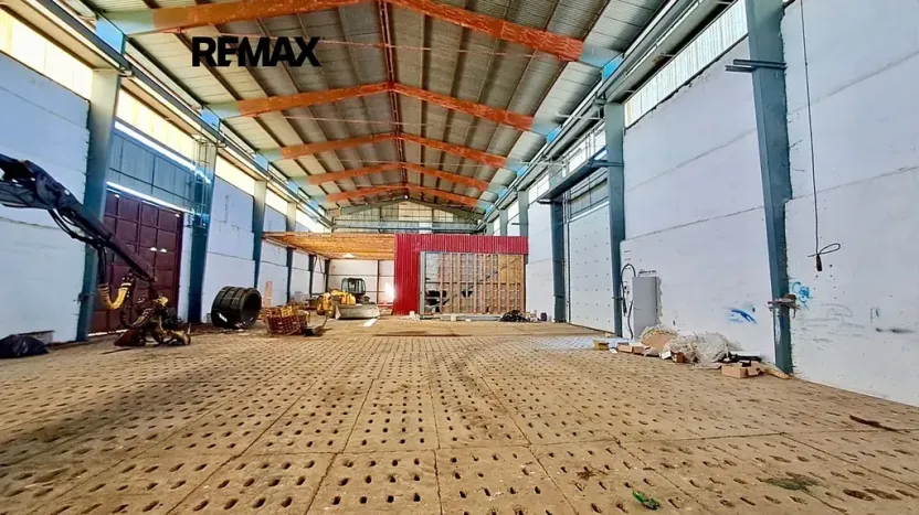 Pronájem skladu, Dolní Chvatliny, 3690 m2