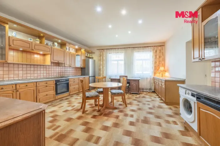 Prodej rodinného domu, Líský, 240 m2