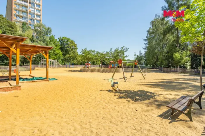 Prodej bytu 2+kk, Praha - Kobylisy, Rajmonova, 44 m2