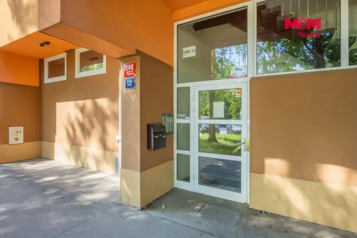 Prodej bytu 2+kk, Praha - Kobylisy, Rajmonova, 44 m2