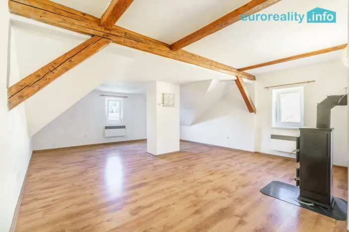 Prodej bytu 1+kk, Nejdek, Husova, 40 m2