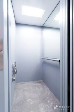 Pronájem bytu 1+kk, Praha - Smíchov, Křížová, 27 m2