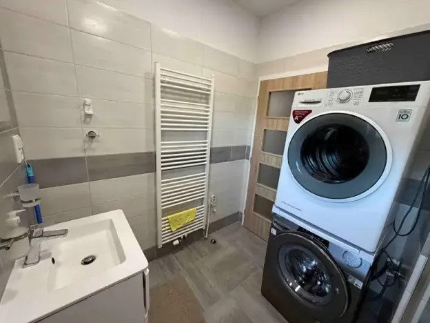 Pronájem bytu 2+kk, Jihlava, Benešova, 51 m2