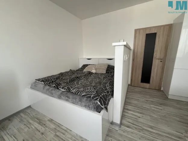 Pronájem bytu 1+kk, Žďár nad Sázavou, Nádražní, 37 m2