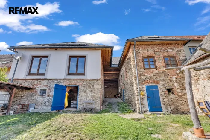 Prodej rodinného domu, Kamenice, 330 m2