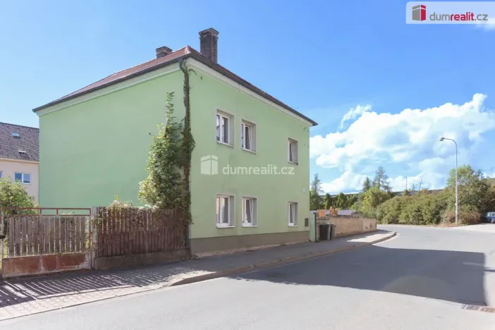 Prodej rodinného domu, Králův Dvůr, 5. května, 360 m2