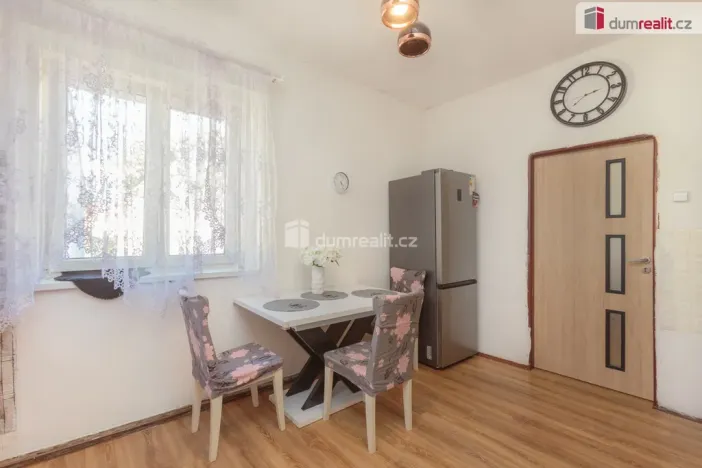Prodej rodinného domu, Králův Dvůr, 5. května, 360 m2