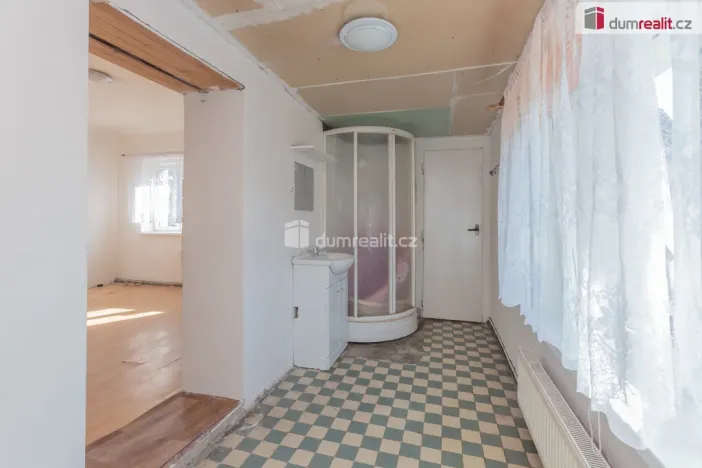 Prodej rodinného domu, Králův Dvůr, 5. května, 360 m2