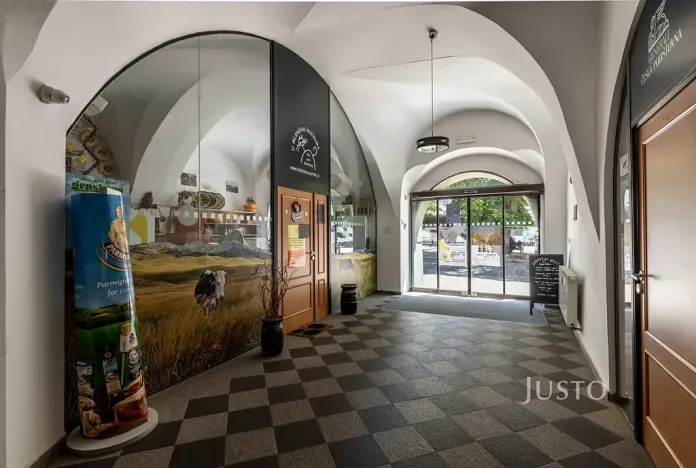 Pronájem obchodního prostoru, Uherské Hradiště, Masarykovo náměstí, 41 m2