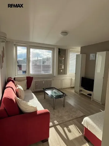 Pronájem bytu 1+kk, Praha - Libeň, Nad Mazankou, 35 m2