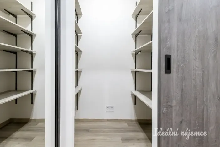 Pronájem bytu 3+kk, Praha - Záběhlice, Zvolenská, 78 m2