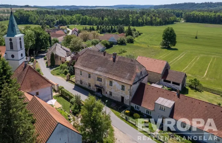 Prodej komerční nemovitosti, Uzeničky - Černívsko, 631 m2