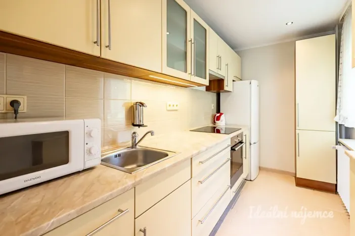 Pronájem bytu 3+kk, Praha - Kobylisy, Šimůnkova, 61 m2