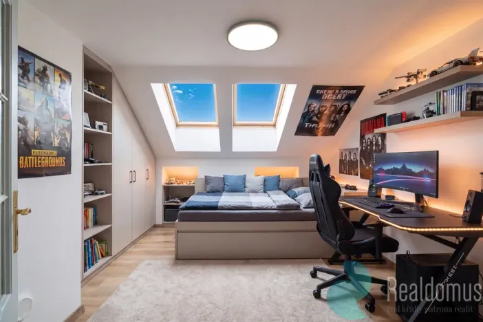 Prodej atypického bytu, Trhové Sviny, Nové město, 210 m2