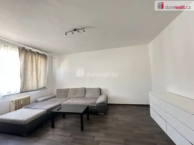 Prodej bytu 3+1, Valtice, nám. Svobody, 72 m2