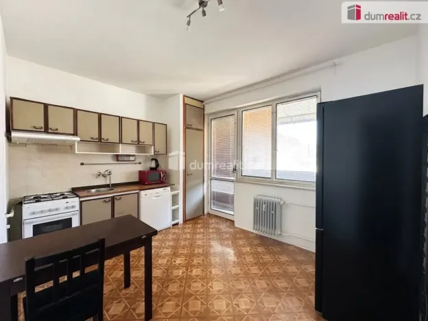Prodej bytu 3+1, Valtice, nám. Svobody, 72 m2