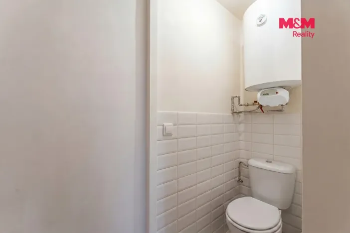 Prodej rodinného domu, Jeviněves, 45 m2