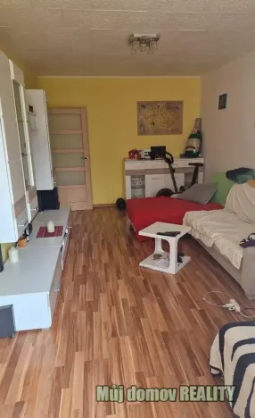 Pronájem bytu 2+1, Praha - Kobylisy, Famfulíkova, 60 m2